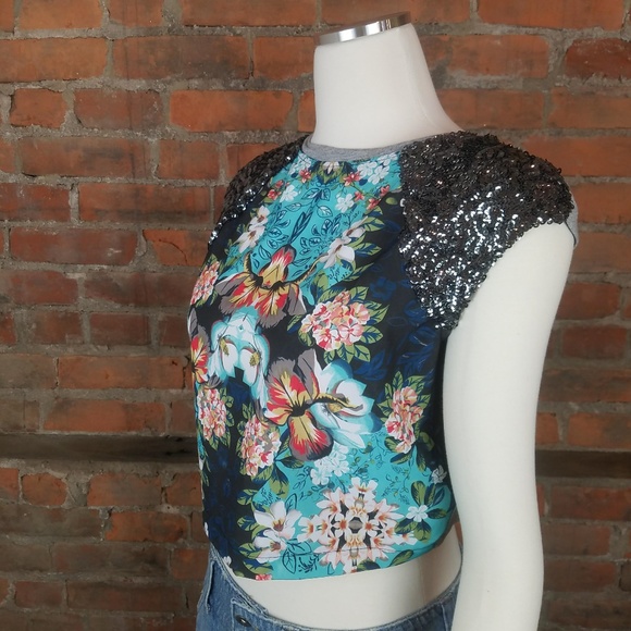 Merona Tops - Target Womens Sz M Sleeveless Crop Top Mixed Media